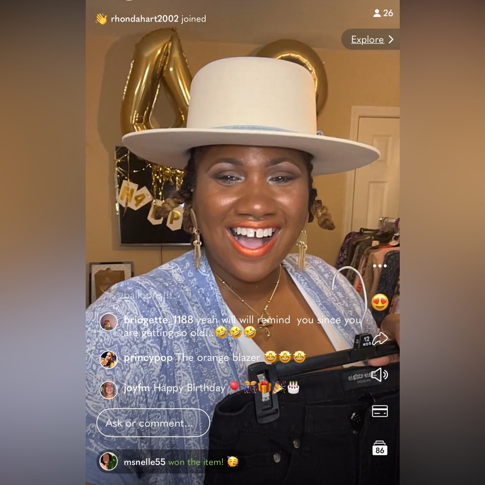Steph (srhardrick9636)  Is Now Live!! Unique Finds and Looks for your Closet!! - Picture 6 of 13